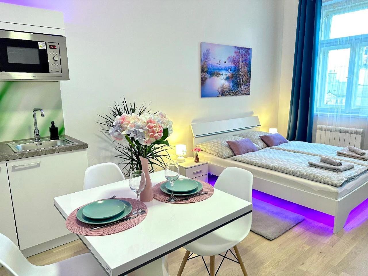 Romantic Apartment In The Center Of ปราก ภายนอก รูปภาพ
